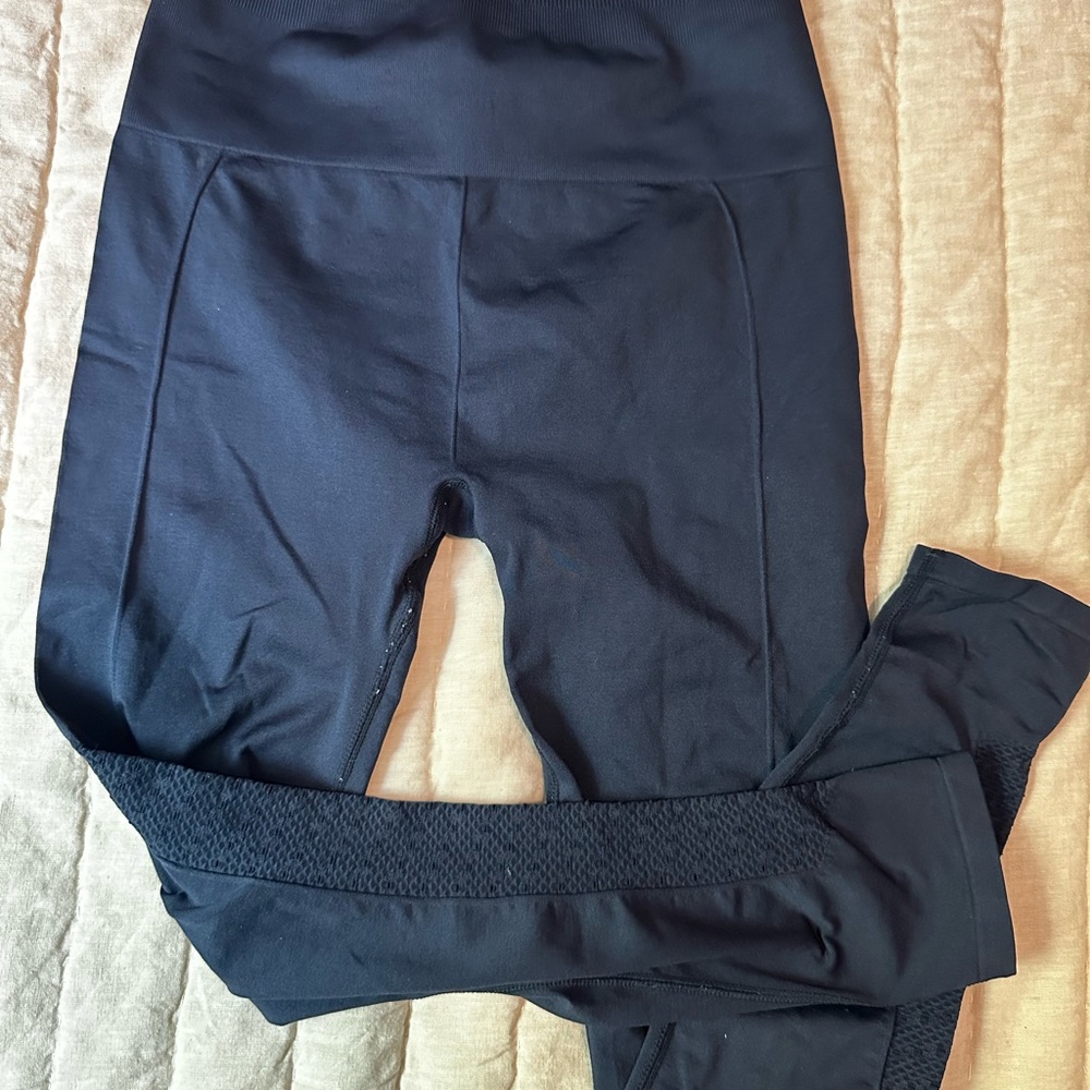 Fabletics Womens Sync High Waisted Perforated Leggings Navy Small